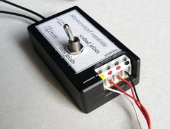 fénysorompókat működtető elektronika, beépített kézi kapcsolóval